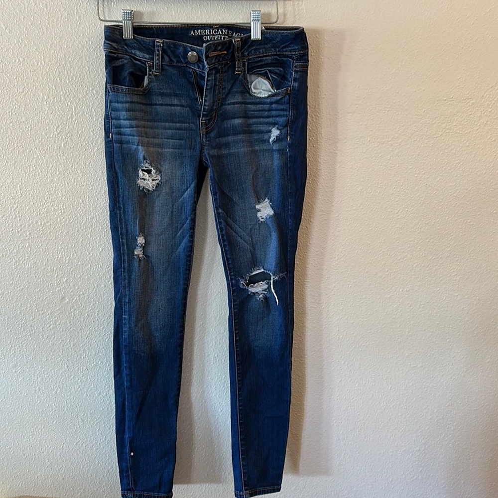 2 AMERICAN EAGLE JEANS
